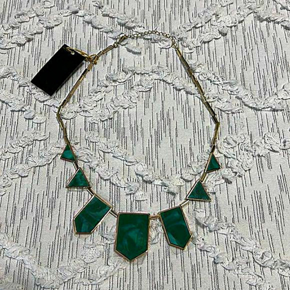 House of Harlow 1960 Emerald Resin Five Station Necklace New - Picture 1 of 3